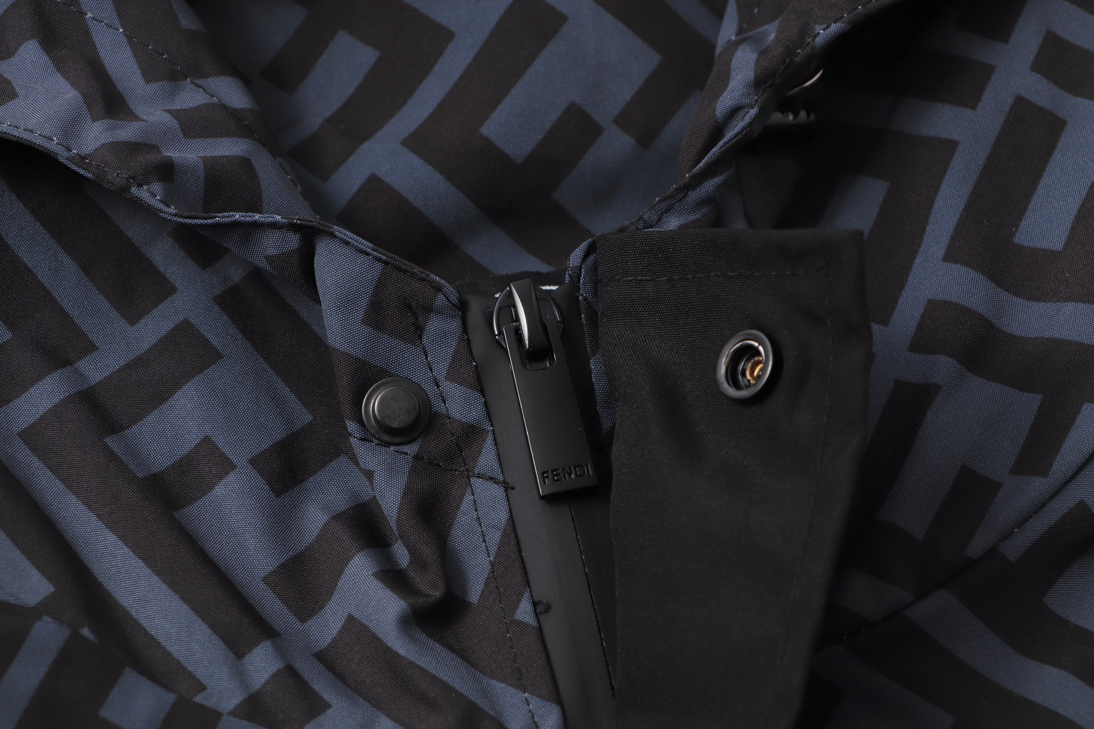 Fendi 펜디 올오버 윈드브레이커 레플리카 7번 이미지 - 의류 | 세미샵 레플리카 사이트