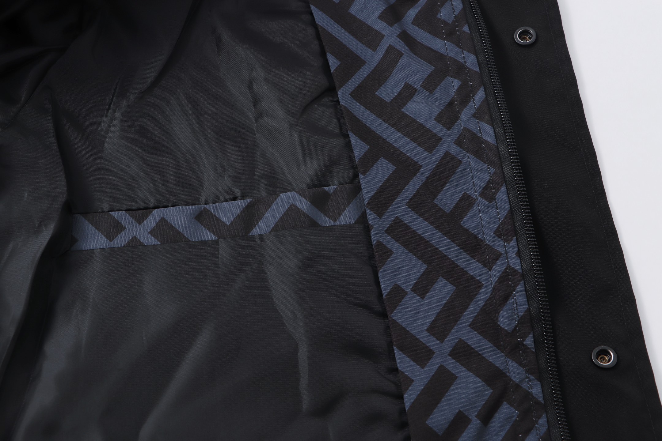 Fendi 펜디 올오버 윈드브레이커 레플리카 9번 이미지 - 의류 | 세미샵 레플리카 사이트