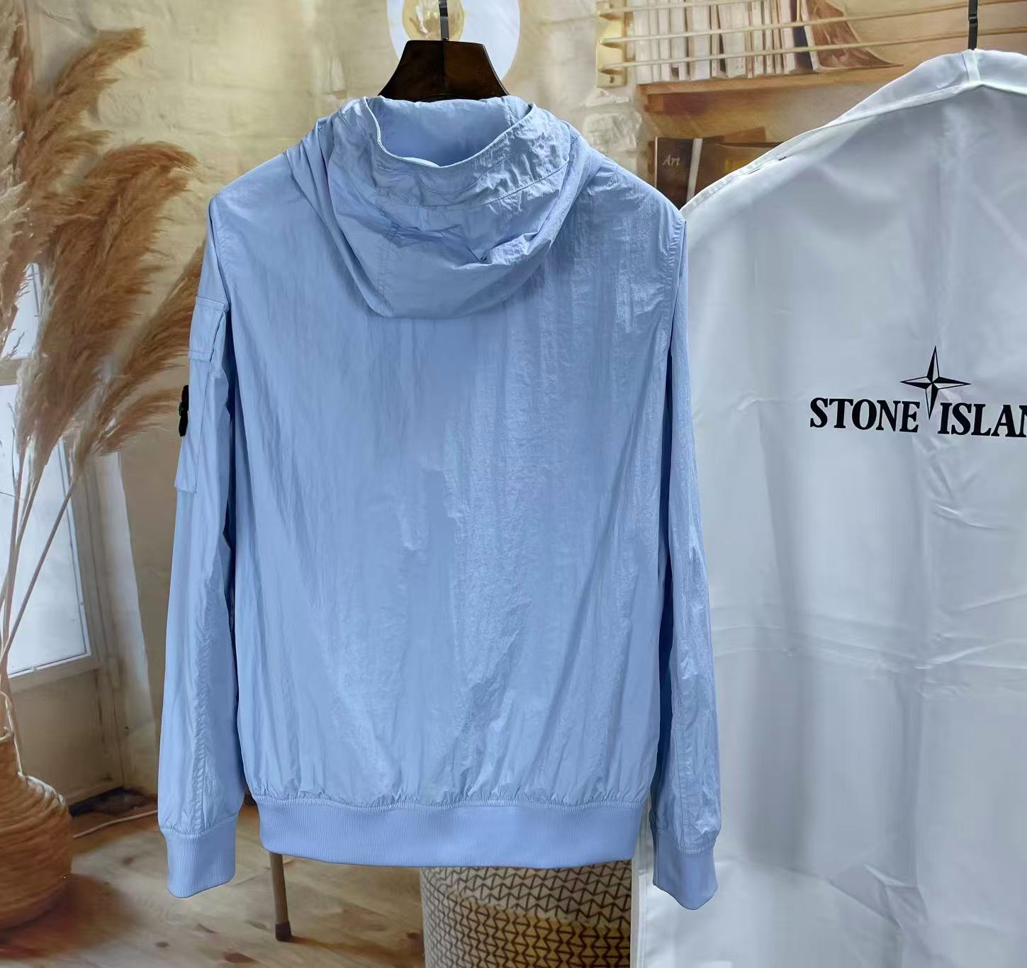 Stone Island 스톤아일랜드 라이트 소프트 쉘 R 후드 바람막이 레플리카 3번 이미지 - 의류 | 세미샵 레플리카 사이트