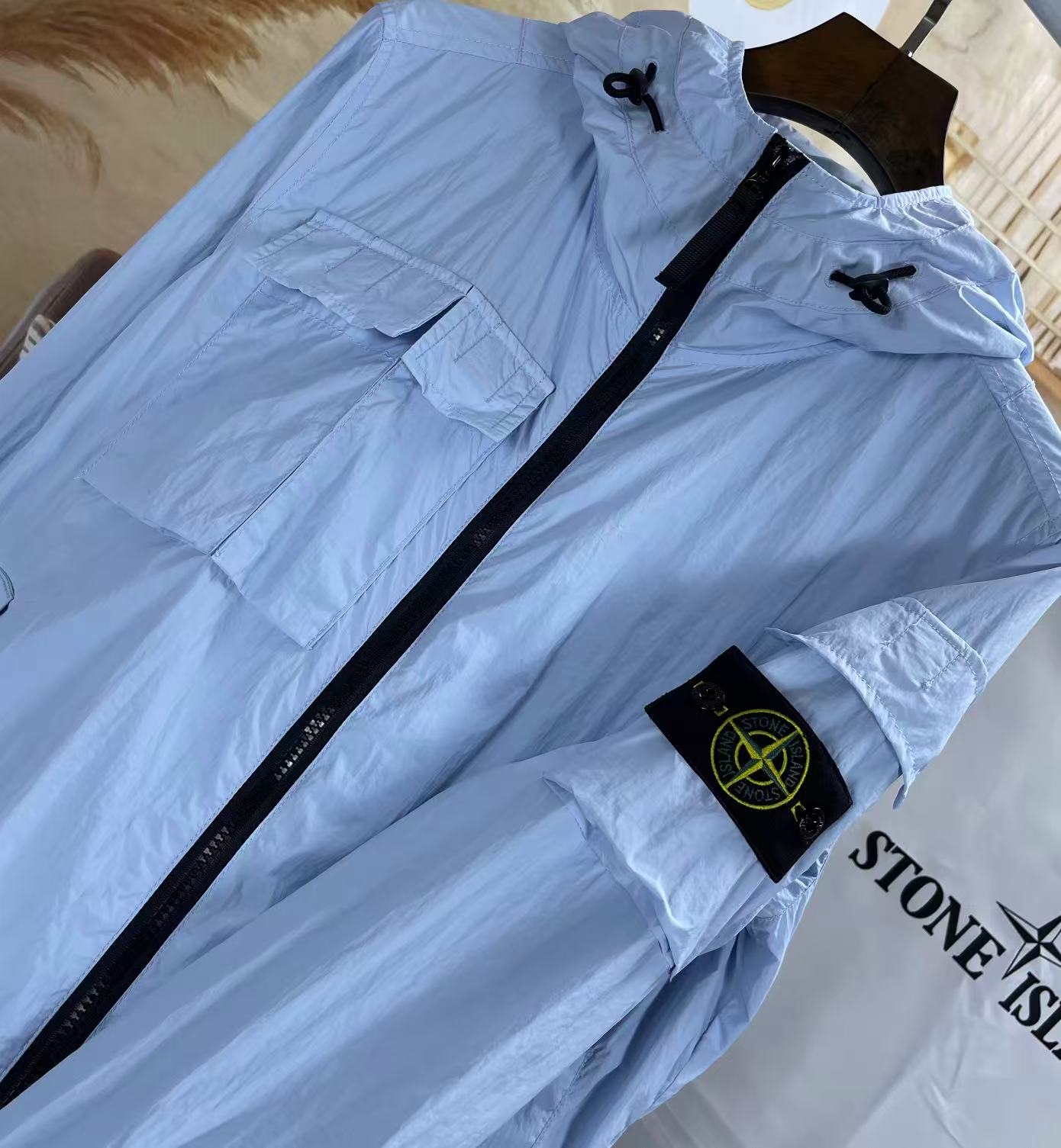 Stone Island 스톤아일랜드 라이트 소프트 쉘 R 후드 바람막이 레플리카 4번 이미지 - 의류 | 세미샵 레플리카 사이트