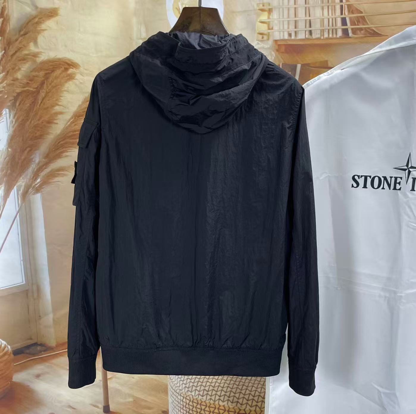 Stone Island 스톤아일랜드 라이트 소프트 쉘 R 후드 바람막이 레플리카 9번 이미지 - 의류 | 세미샵 레플리카 사이트