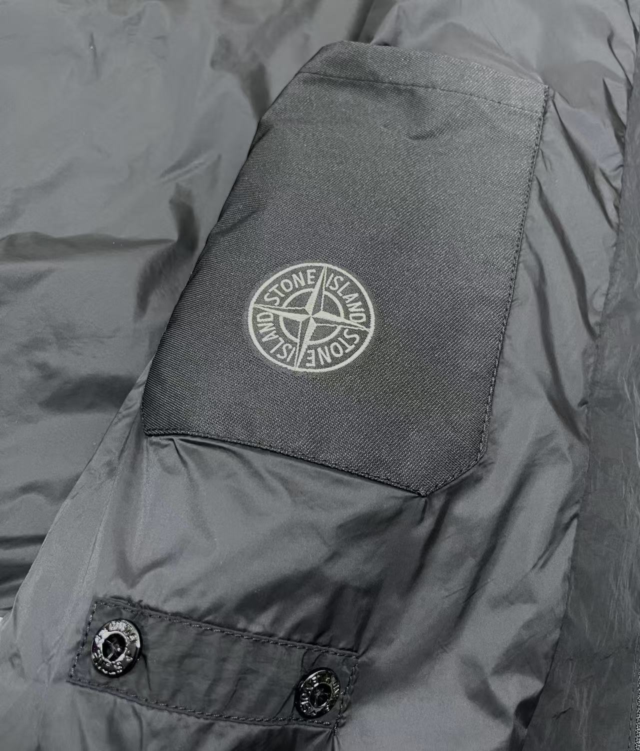 Stone Island 스톤아일랜드 라이트 소프트 쉘 R 후드 바람막이 레플리카 13번 이미지 - 의류 | 세미샵 레플리카 사이트