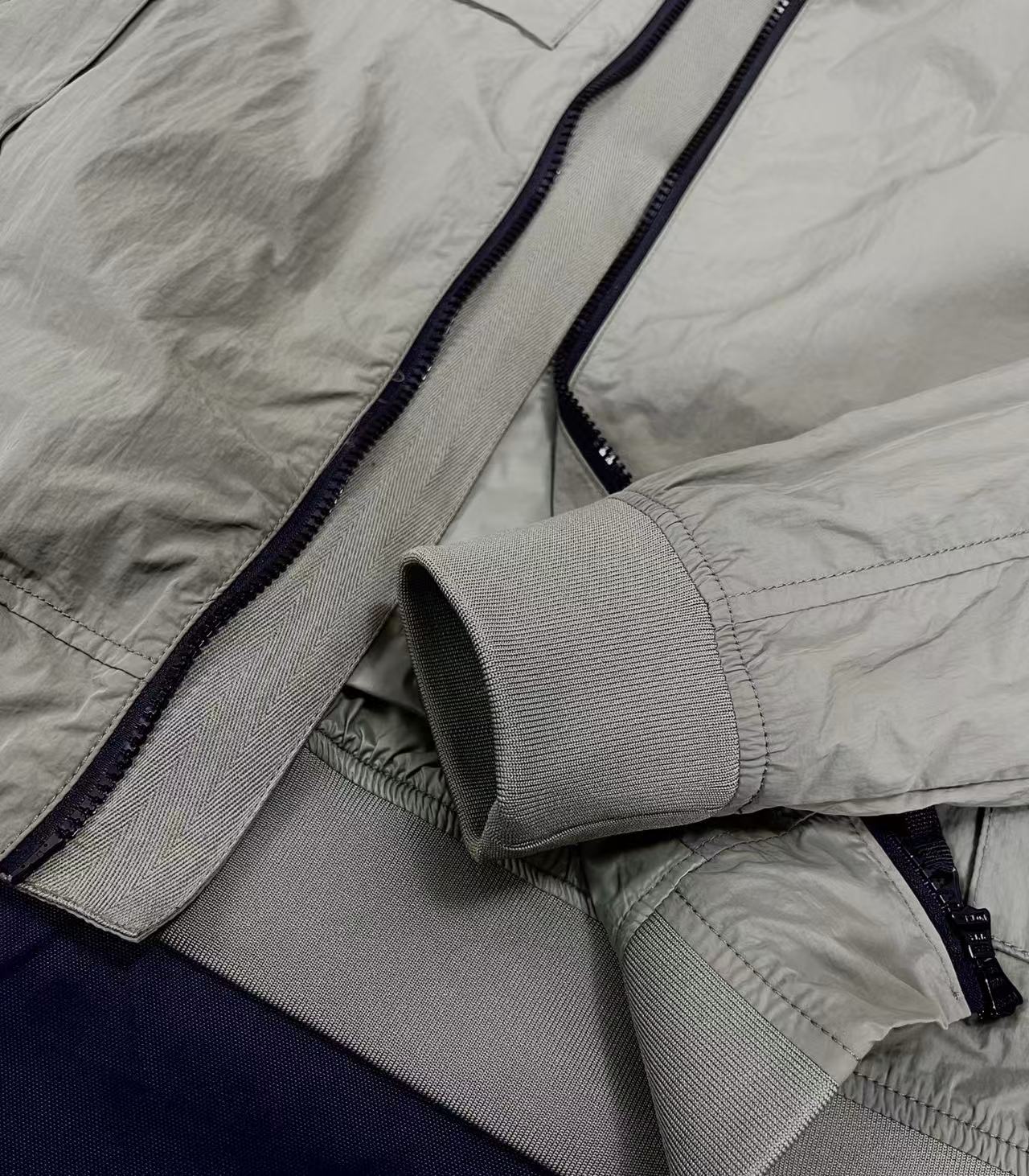 Stone Island 스톤아일랜드 라이트 소프트 쉘 R 후드 바람막이 레플리카 18번 이미지 - 의류 | 세미샵 레플리카 사이트