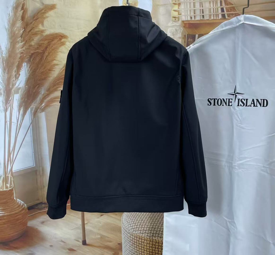Stone Island 스톤아일랜드 소프트 쉘 프리모로프트 인슐레이션 후드 자켓 레플리카 3번 이미지 - 의류 | 세미샵 레플리카 사이트