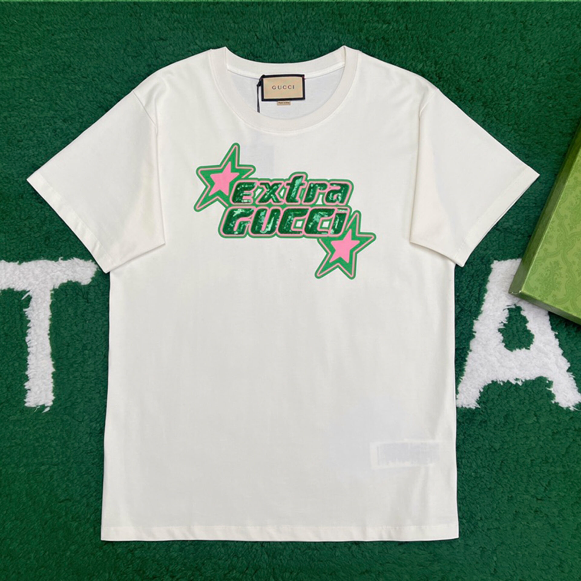 Gucci 구찌 24SS 엑스트라 구찌 프린트 반팔 티셔츠 “2COLOR” 레플리카 1번 이미지 - 의류 | 세미샵 레플리카 사이트
