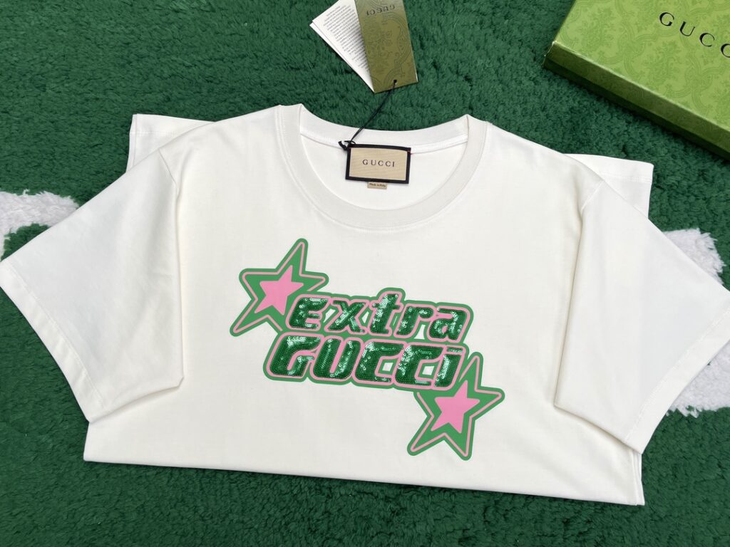 Gucci 구찌 24SS 엑스트라 구찌 프린트 반팔 티셔츠 “2COLOR” 레플리카 7번 이미지 - 의류 | 세미샵 레플리카 사이트