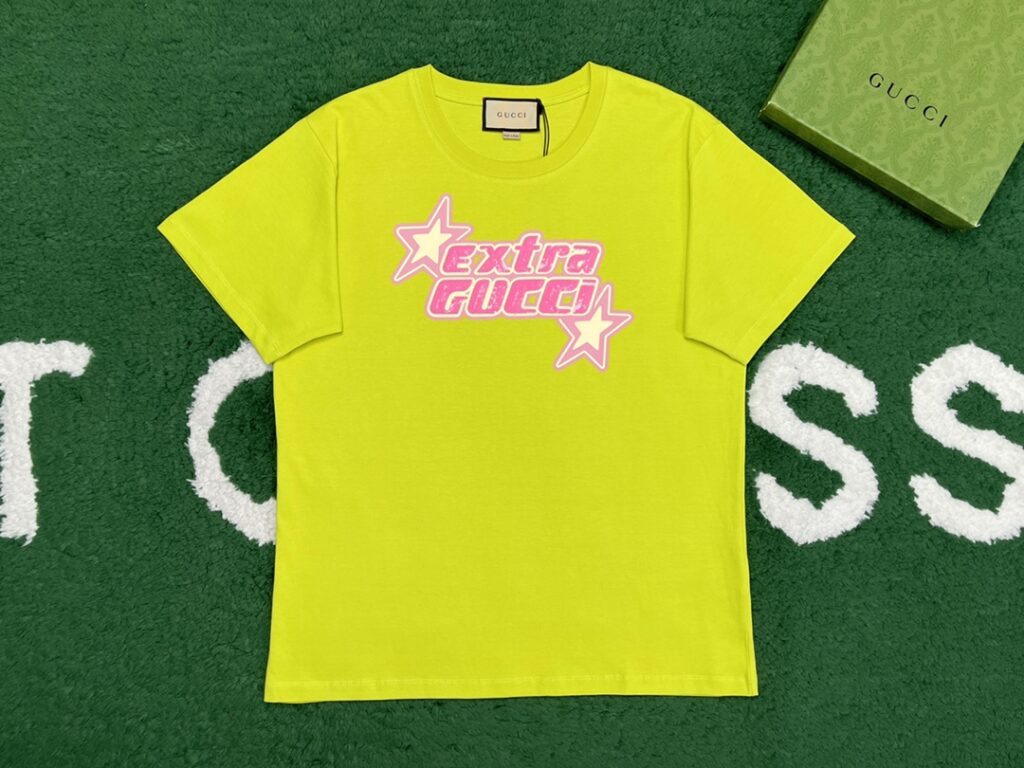 Gucci 구찌 24SS 엑스트라 구찌 프린트 반팔 티셔츠 “2COLOR” 레플리카 12번 이미지 - 의류 | 세미샵 레플리카 사이트