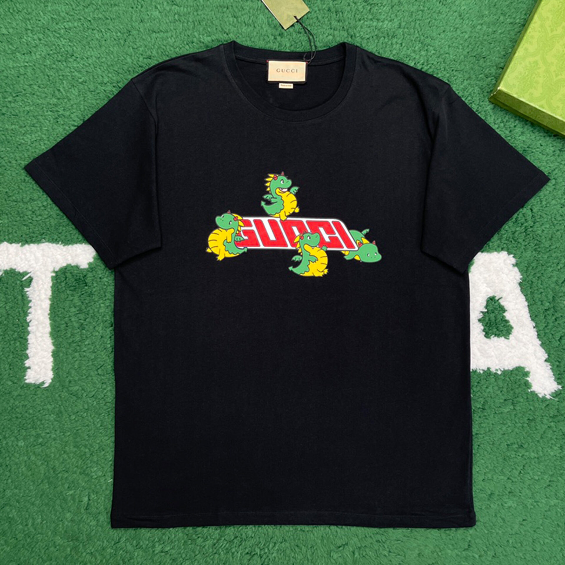 구찌 24 SEASON NEW YEAR 시리즈 반팔 블랙