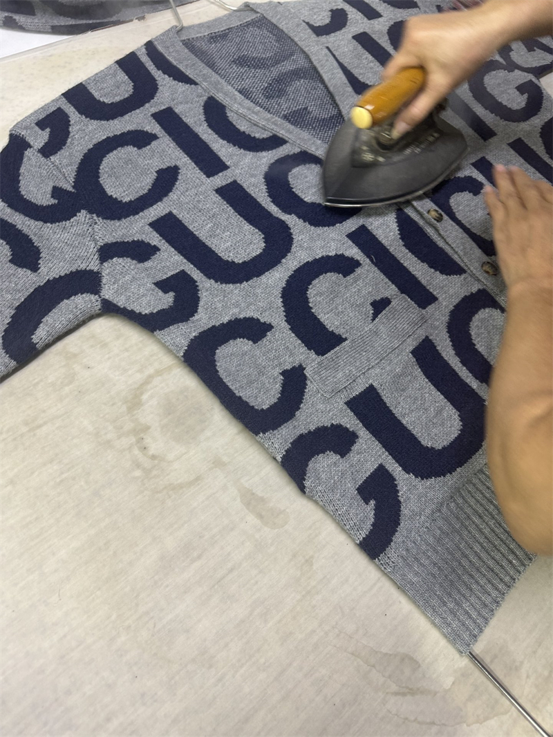 Gucci 구찌 GG로고 올오버 자카드 V넥 가디건 레플리카 15번 이미지 - 의류 | 세미샵 레플리카 사이트