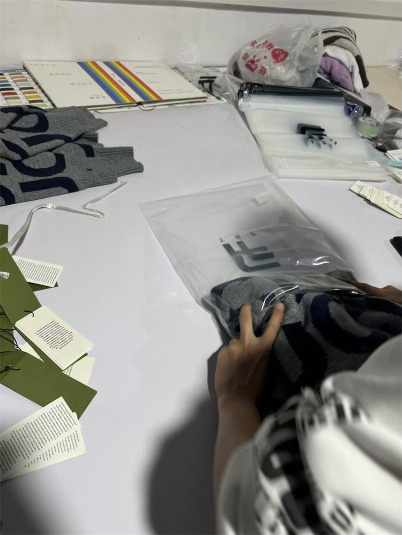 Gucci 구찌 GG로고 올오버 자카드 V넥 가디건 레플리카 16번 이미지 - 의류 | 세미샵 레플리카 사이트