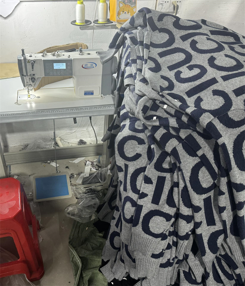 Gucci 구찌 GG로고 올오버 자카드 V넥 가디건 레플리카 18번 이미지 - 의류 | 세미샵 레플리카 사이트