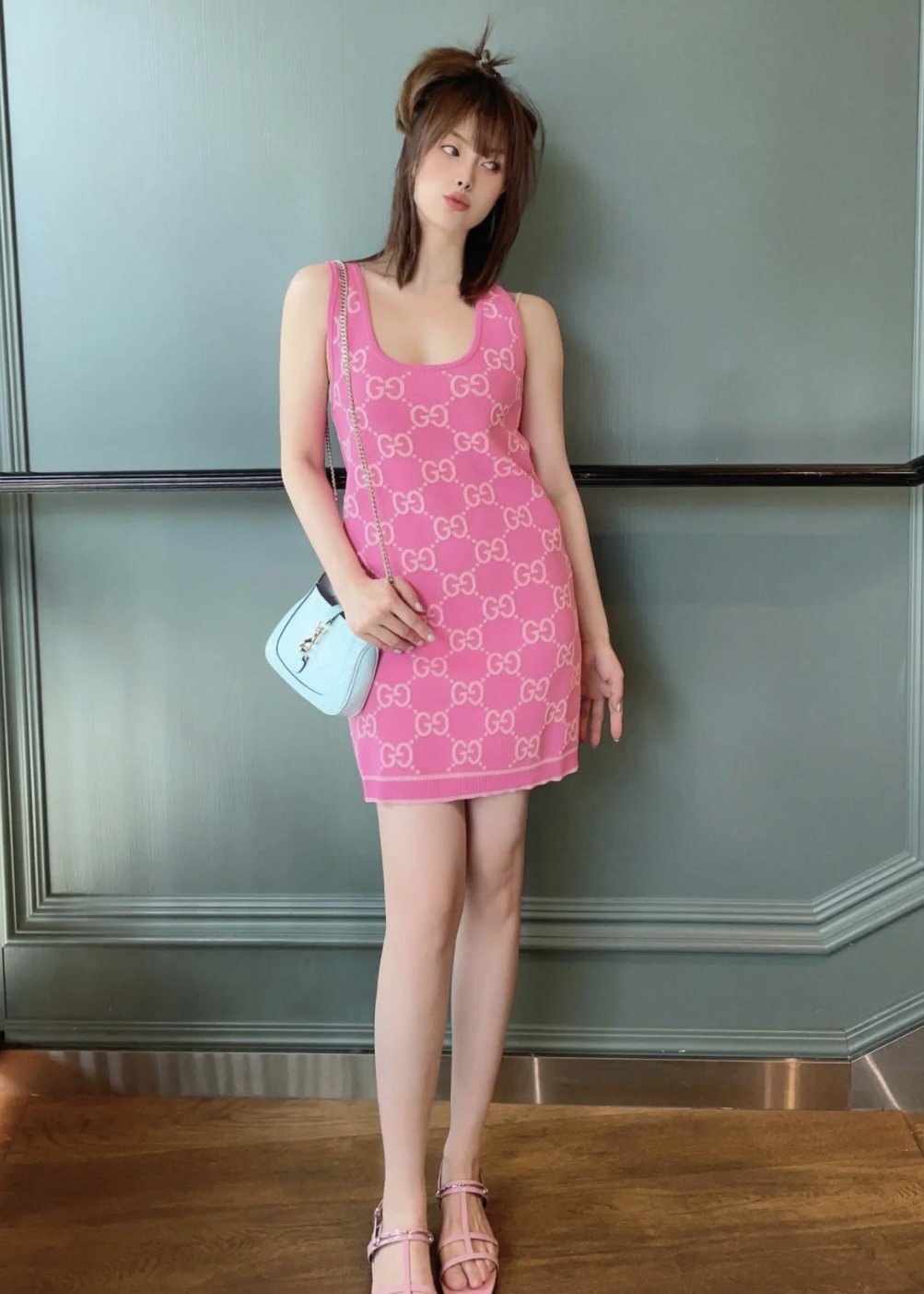 구찌 리도 프리폴 컬렉션 GG 코튼 자카드 슬리브리스 원피스 - 상세 이미지