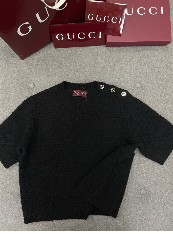 Gucci 구찌 울 부클레 인터로킹 G 버튼 반팔 니트 스웨터 레플리카 6번 이미지 - 의류 | 세미샵 레플리카 사이트