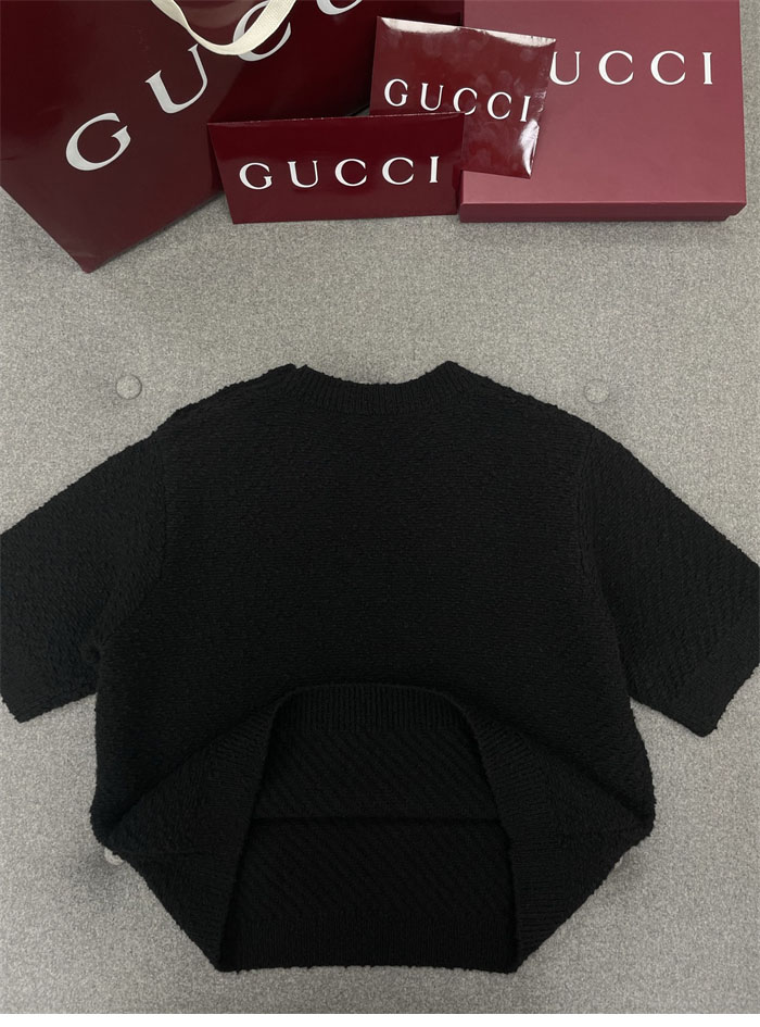 Gucci 구찌 울 부클레 인터로킹 G 버튼 반팔 니트 스웨터 레플리카 10번 이미지 - 의류 | 세미샵 레플리카 사이트