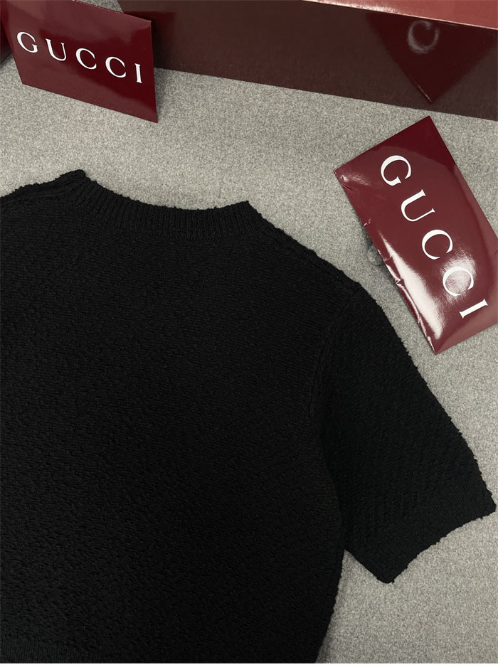 Gucci 구찌 울 부클레 인터로킹 G 버튼 반팔 니트 스웨터 레플리카 11번 이미지 - 의류 | 세미샵 레플리카 사이트