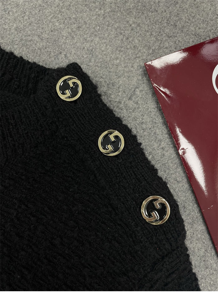 Gucci 구찌 울 부클레 인터로킹 G 버튼 반팔 니트 스웨터 레플리카 22번 이미지 - 의류 | 세미샵 레플리카 사이트