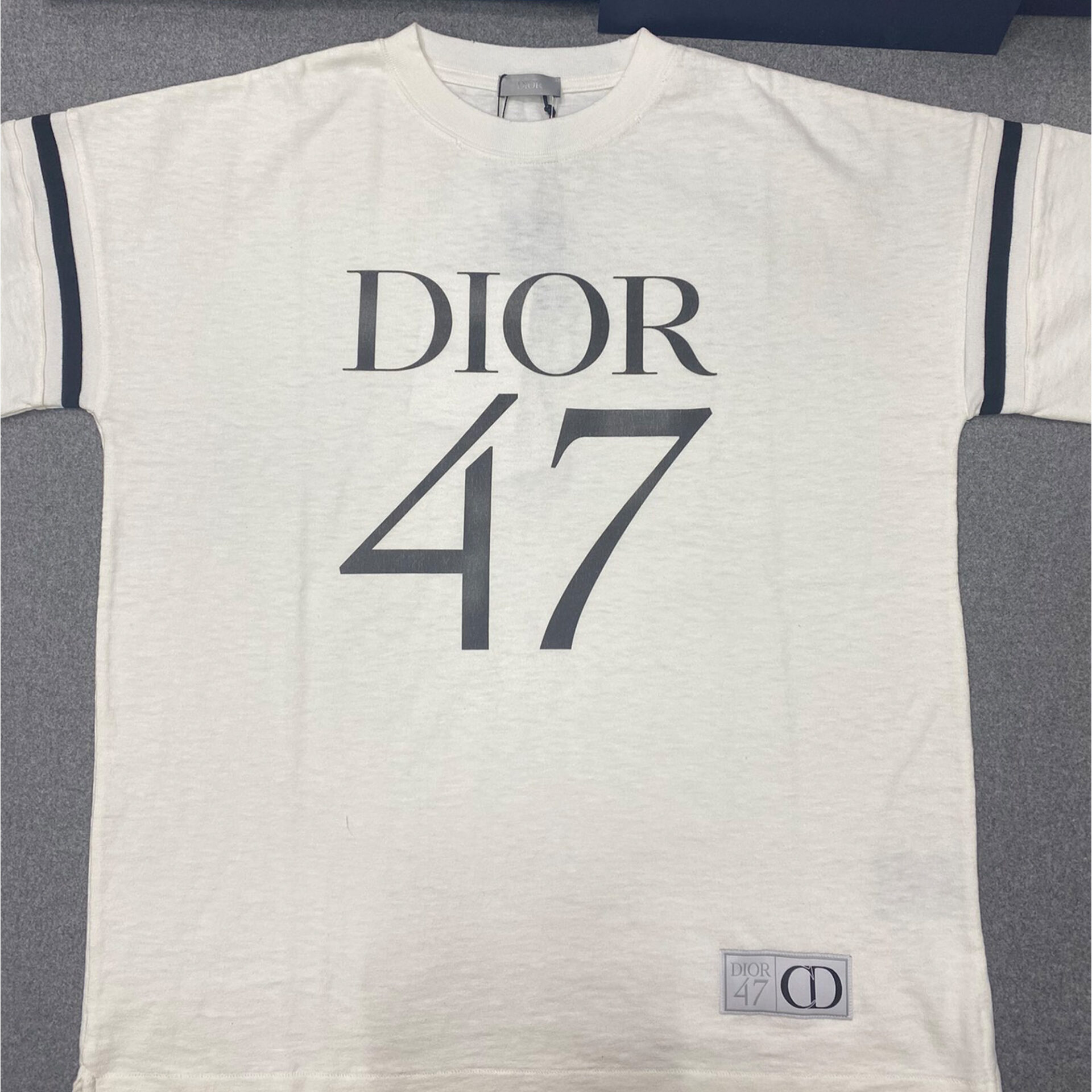 디올 24SS 헤리티지 1947시그니처 프린트 오버사이즈 반팔 티셔츠