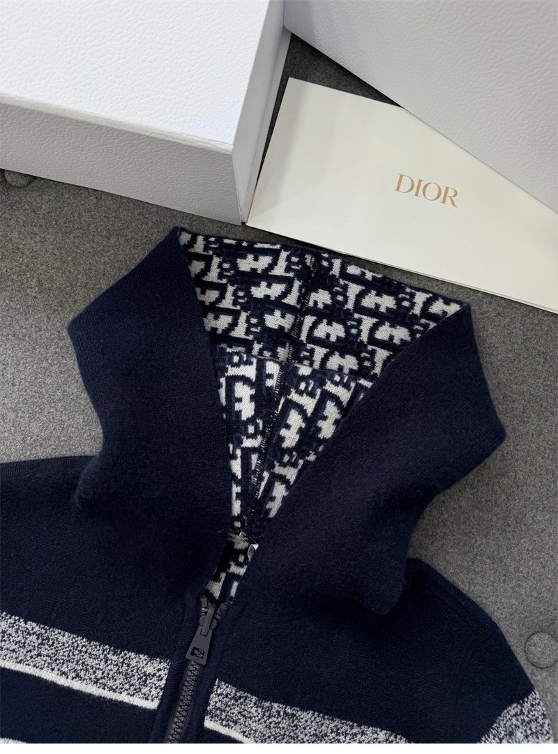 디올 디올 리버서블 지퍼 후드 오블리크 캐시미어 레플리카 12번 이미지 - 의류 | 세미샵 레플리카 사이트