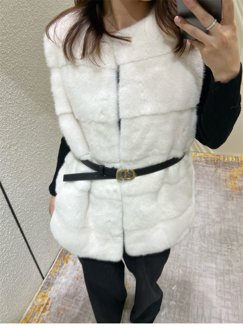 디올 디올 사가 폭스 로얄 밍크 베스트 레플리카 4번 이미지 - 의류 | 세미샵 레플리카 사이트