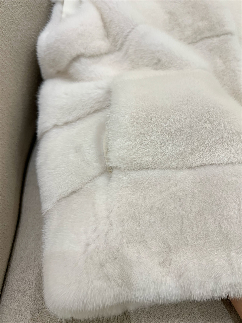 디올 디올 사가 폭스 로얄 밍크 베스트 레플리카 11번 이미지 - 의류 | 세미샵 레플리카 사이트