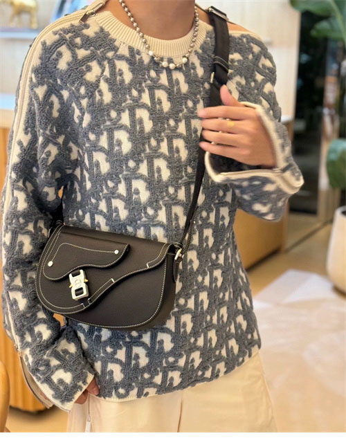 D I O R 디올 오블리크 버진 울 코튼 블렌드 슬리브 지퍼 자카드 스웨터 레플리카 2번 이미지 - 의류 | 세미샵 레플리카 사이트