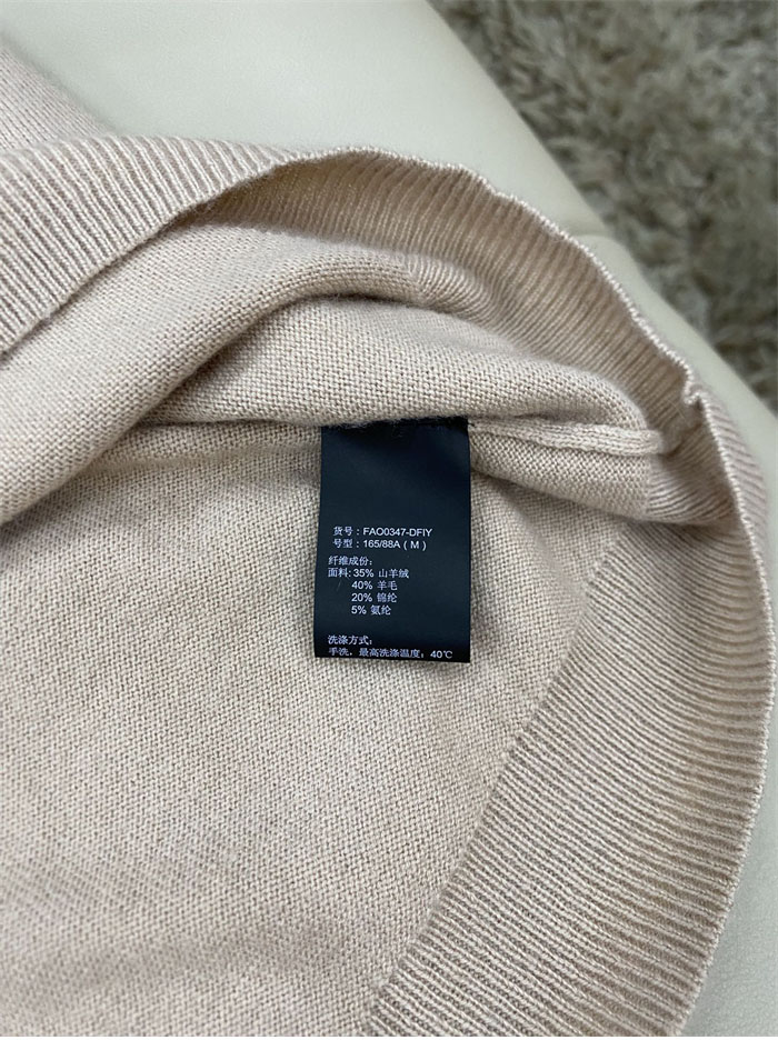 로로피아나 25SS 캐시미어 울 니트 반팔 - 상세 이미지