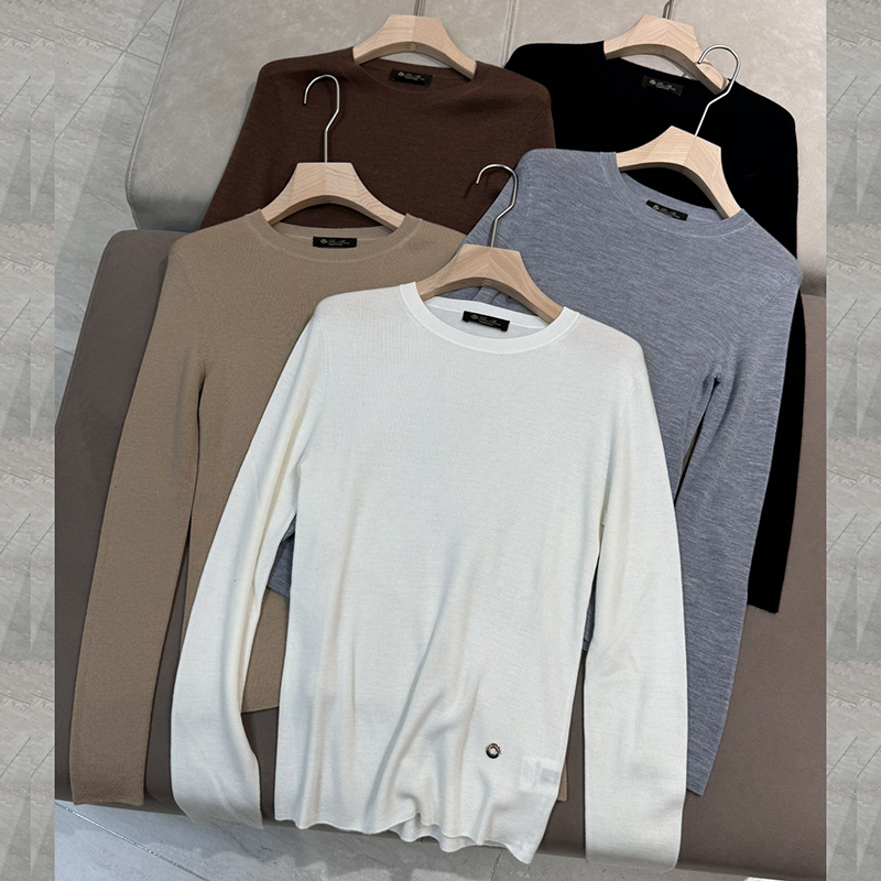 로로피아나 babycashmere 라운드넥 니트 스웨터