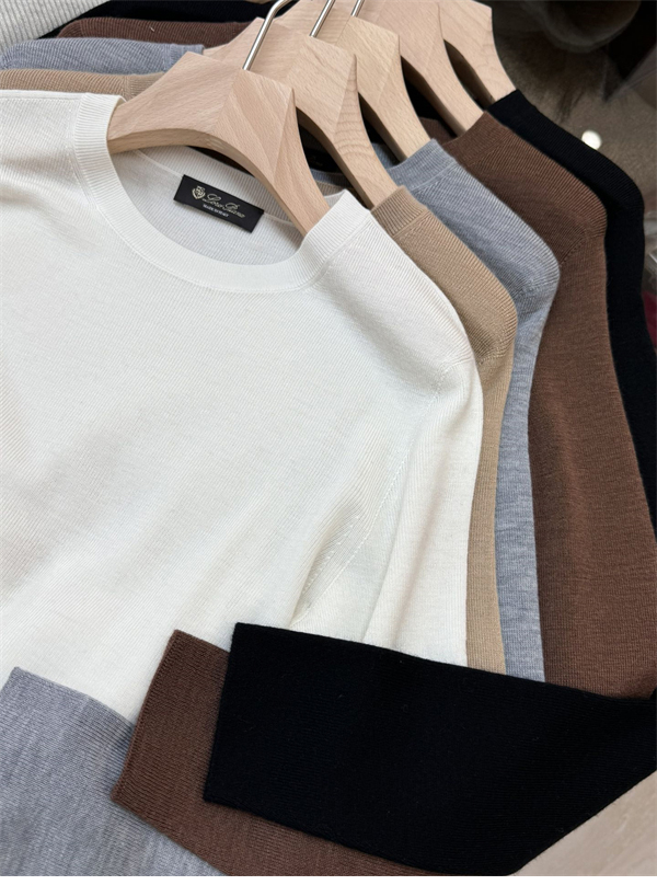 로로피아나 babycashmere 라운드넥 니트 스웨터 - 상세 이미지