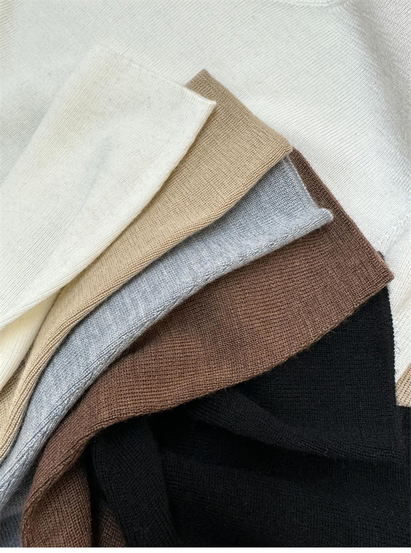 로로피아나 babycashmere 라운드넥 니트 스웨터 - 상세 이미지