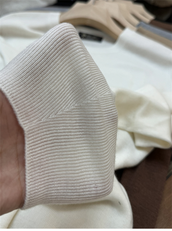 로로피아나 babycashmere 라운드넥 니트 스웨터 - 상세 이미지