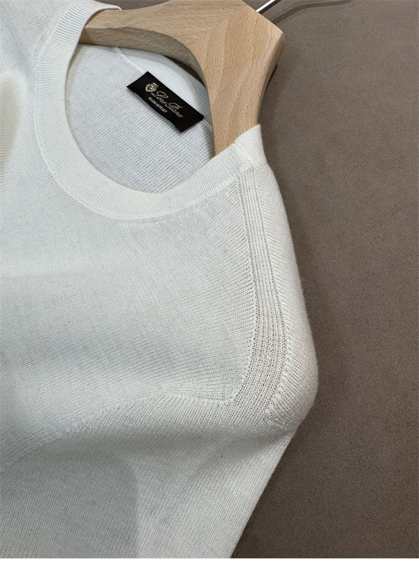 로로피아나 babycashmere 라운드넥 니트 스웨터 - 상세 이미지