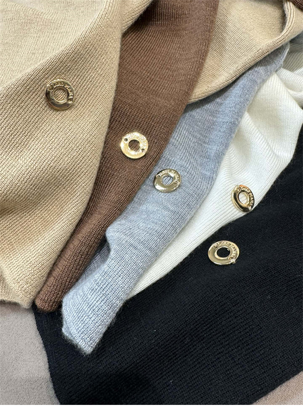 로로피아나 babycashmere 라운드넥 니트 스웨터 - 상세 이미지