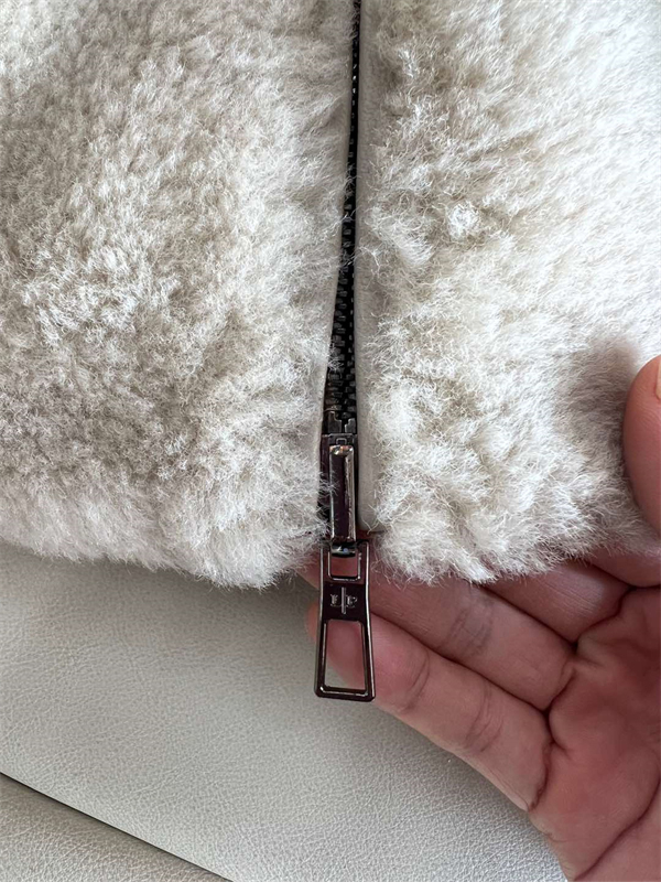 Loro Piana 로로피아나 양면 무스탕 레플리카 17번 이미지 - 의류 | 세미샵 레플리카 사이트