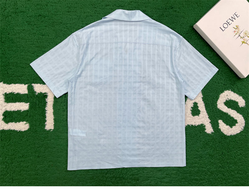 로에베 로에베 아나그램 포켓 숏 슬리브 셔츠 레플리카 8번 이미지 - 의류 | 세미샵 레플리카 사이트