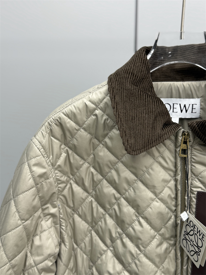 로에베 로에베 올오버 다이아 퀼팅 코듀로이 숏 자켓 레플리카 4번 이미지 - 의류 | 세미샵 레플리카 사이트