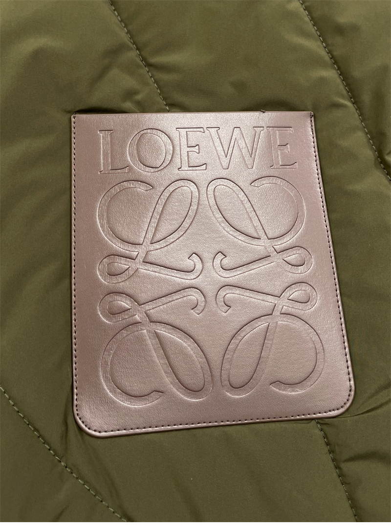 로에베 로에베 테크니컬 쉘 코듀로이 패딩 오버셔츠 레플리카 13번 이미지 - 의류 | 세미샵 레플리카 사이트