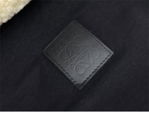 Loewe 로에베 테크니컬 코튼 퍼퍼 자켓 2컬러 레플리카 7번 이미지 - 의류 | 세미샵 레플리카 사이트