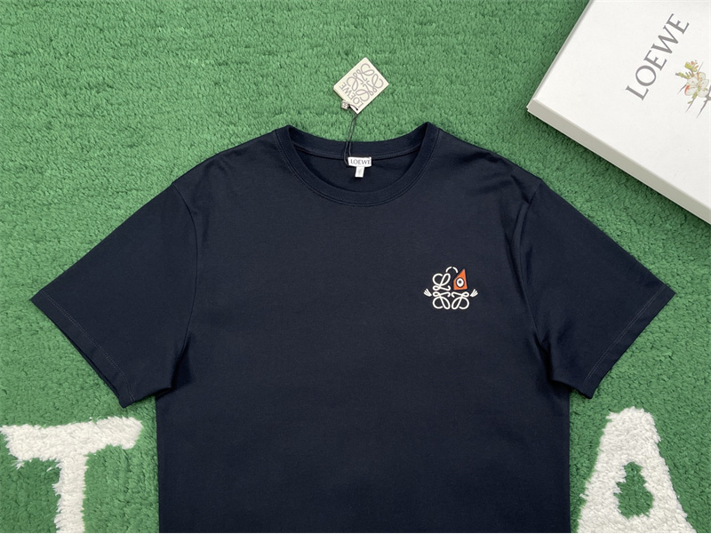 로에베 로에베 퓨처리스트 캣츠 아나그램 크루넥 반팔 티셔츠 레플리카 11번 이미지 - 의류 | 세미샵 레플리카 사이트