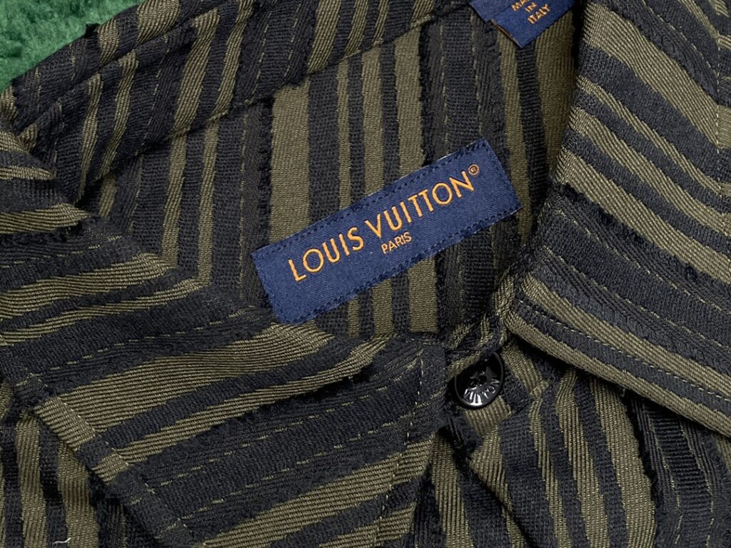 루이비통 23FW LV 로고 코튼 자가드 긴팔 셔츠 - 상세 이미지