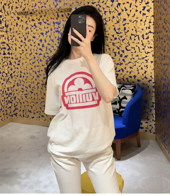루이비통 23SS 비통 모노그램 반팔 크루넥 티셔츠 - 상세 이미지