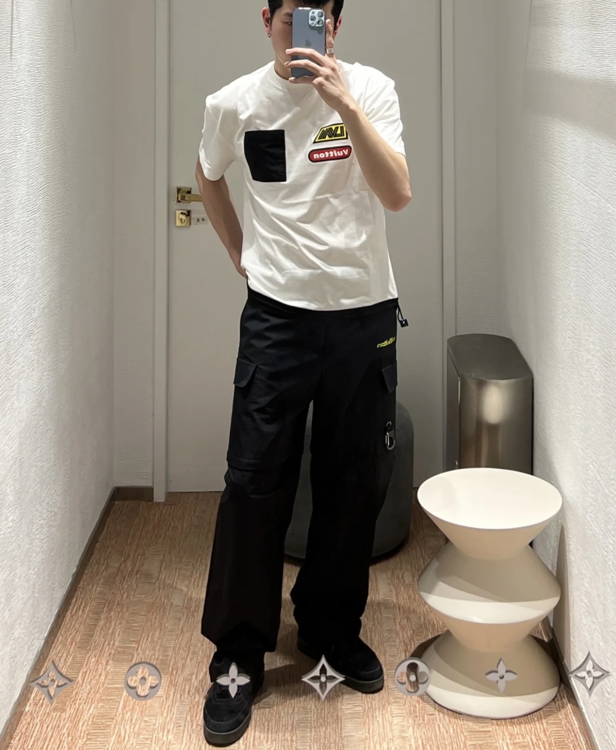 루이비통 23SS 하이브리드 코튼 반팔 티셔츠 화이트 - 상세 이미지