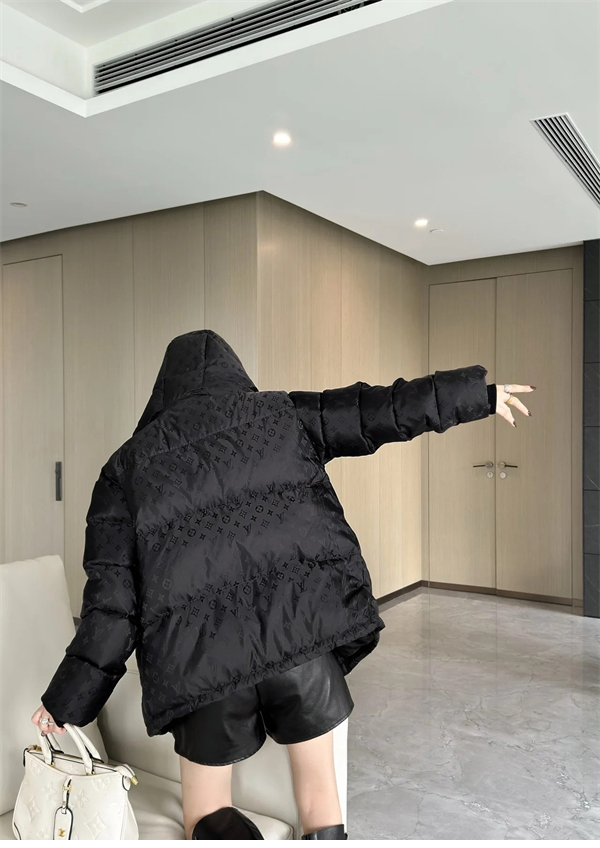 Louis Vuitton 루이비통 24FW 모노그램 푸퍼 자켓 레플리카 4번 이미지 - 의류 | 세미샵 레플리카 사이트