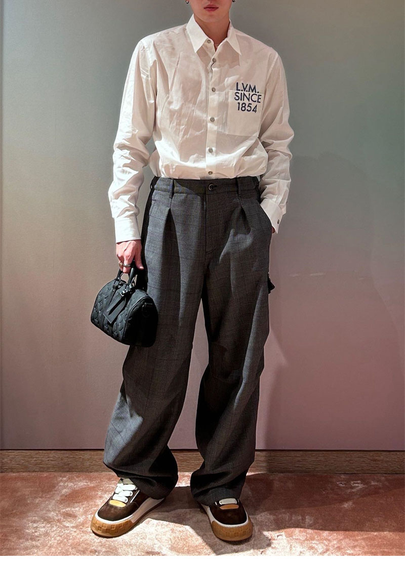 루이비통 루이비통 LVM 레터링 롱 슬리브드 시그니처 포플린 셔츠 레플리카 8번 이미지 - 의류 | 세미샵 레플리카 사이트