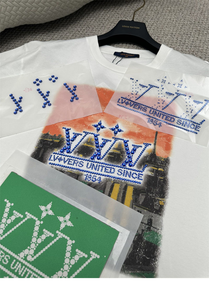 루이비통 LV Vers United 그래픽 반팔 티셔츠 - 상세 이미지