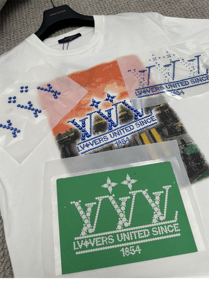 루이비통 LV Vers United 그래픽 반팔 티셔츠 - 상세 이미지