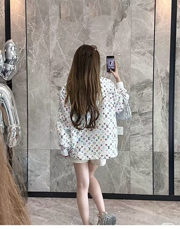 Louis Vuitton 루이비통 x TM 모노그램 후드 윈드브레이커 레플리카 3번 이미지 - 의류 | 세미샵 레플리카 사이트