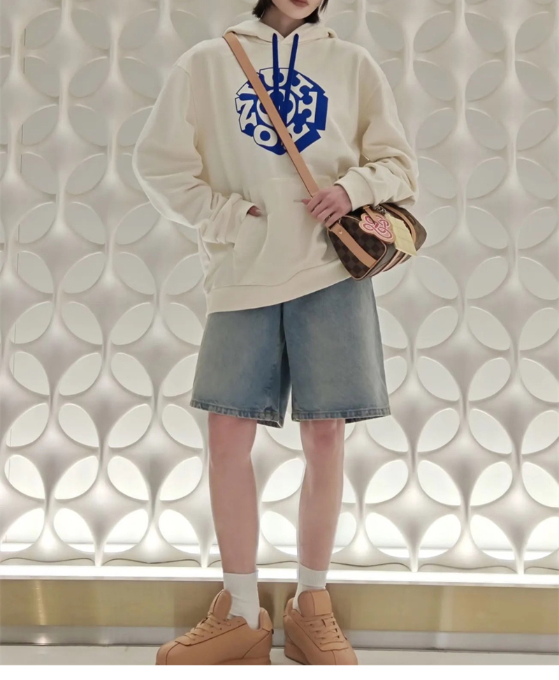 루이비통 x 니고 프린티드 시그니처 후디