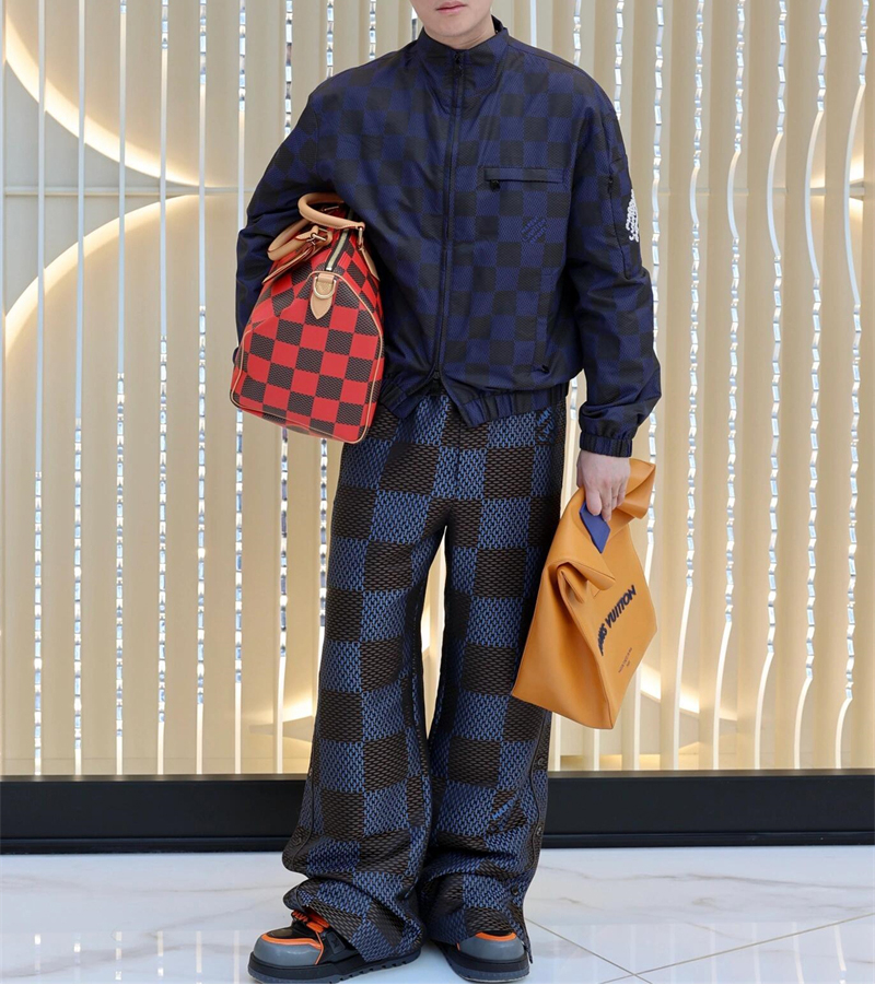 루이비통 루이비통 다미에 팝 나일론 트래블 블루종 레플리카 5번 이미지 - 의류 | 세미샵 레플리카 사이트