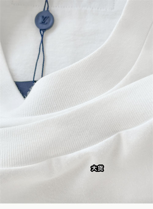 루이비통 드래곤 숏 슬리브드 코튼 티셔츠 1AFJG1 - 상세 이미지