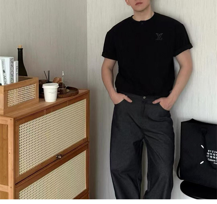 루이비통 라인스톤 LV 엠벨리시드 저지 반팔 티셔츠 (레어) - 상세 이미지